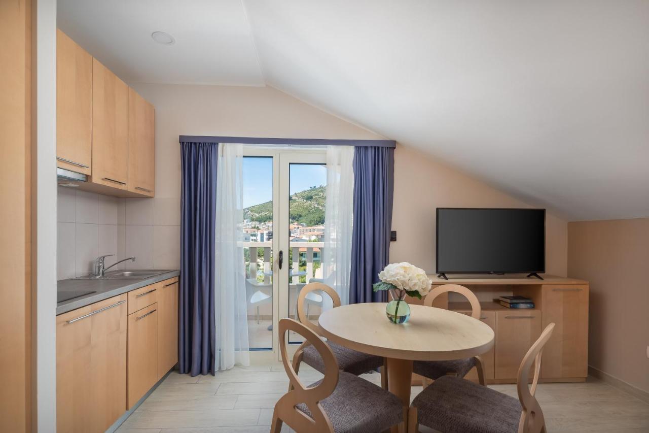 Tučepi Aparthotel Flora المظهر الخارجي الصورة